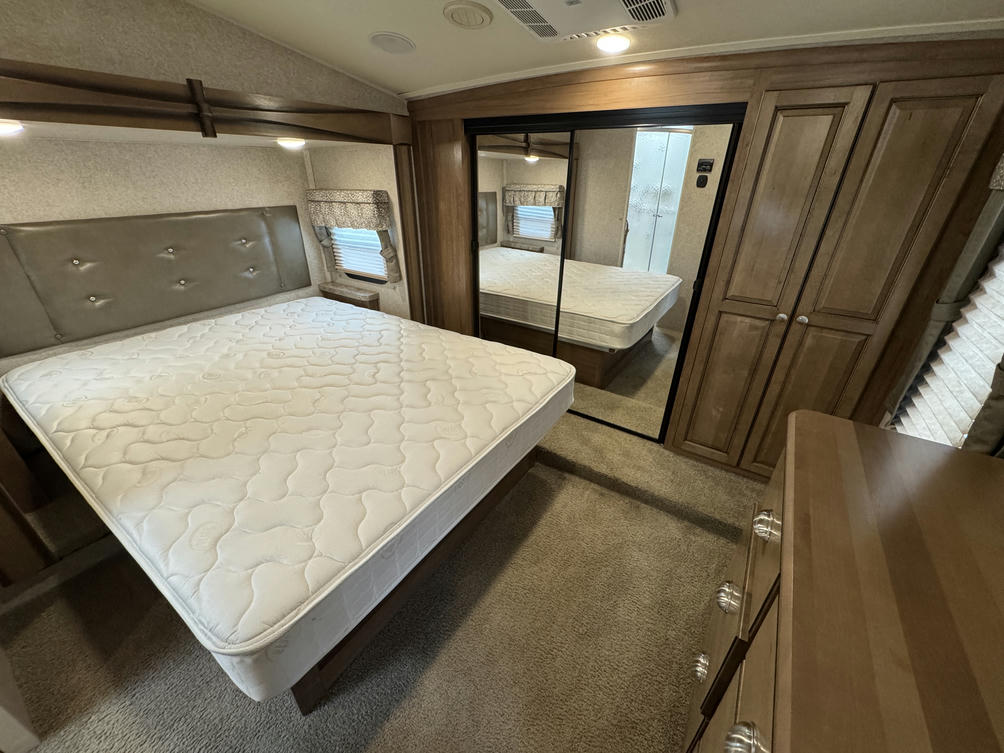 2016 Rockwood 8299BS