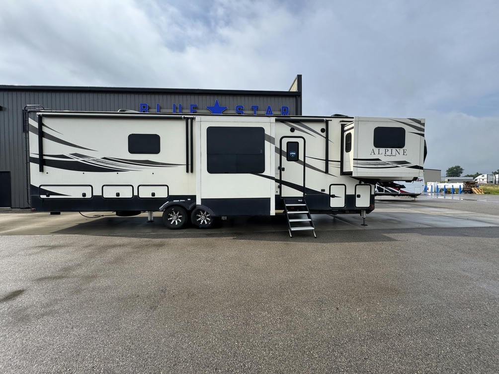 2018 Alpine 3700FL