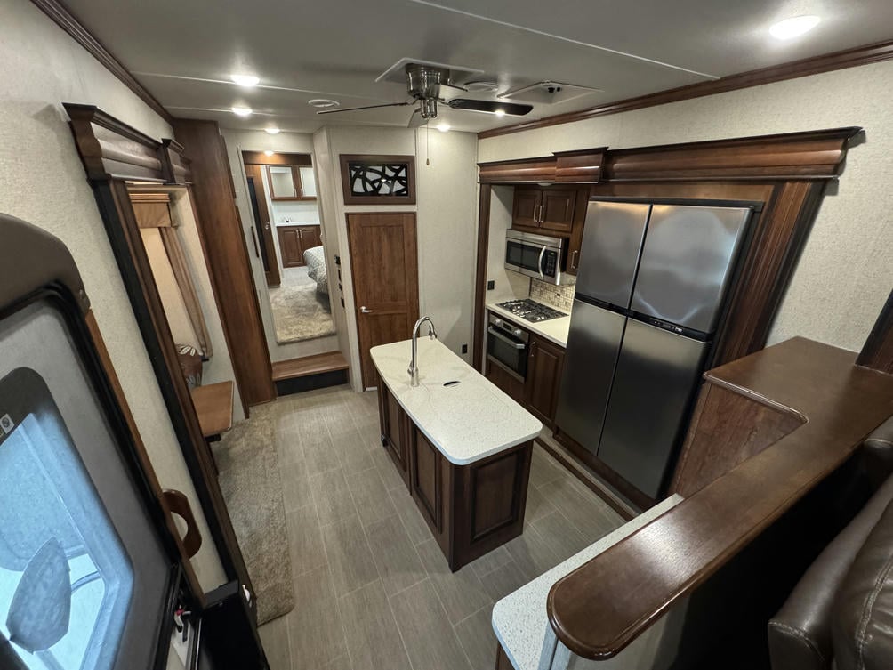 2018 Alpine 3700FL