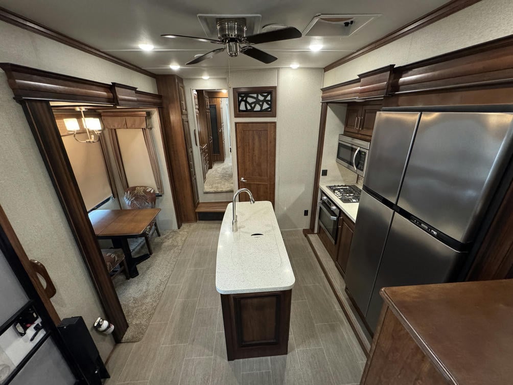 2018 Alpine 3700FL