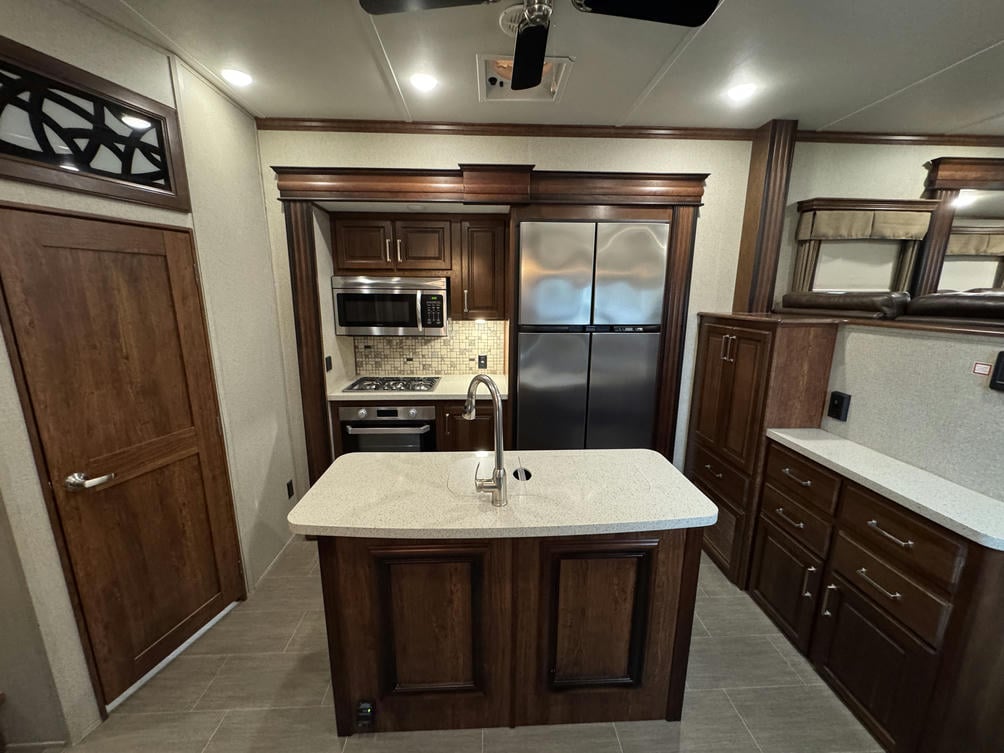 2018 Alpine 3700FL
