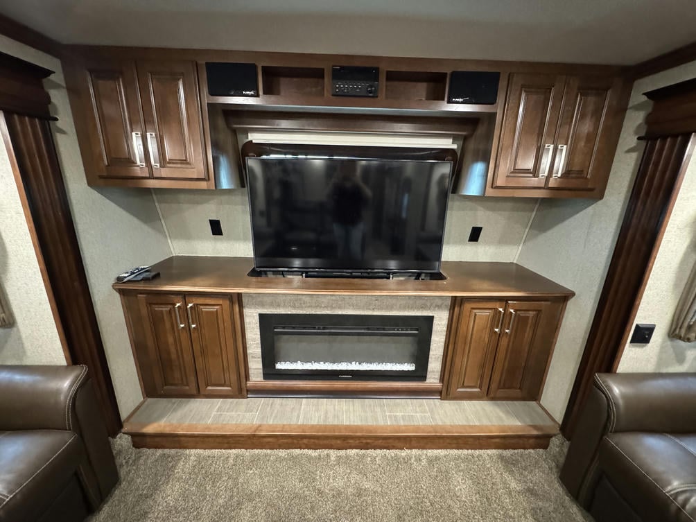 2018 Alpine 3700FL