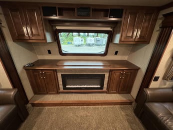 2018 Alpine 3700FL