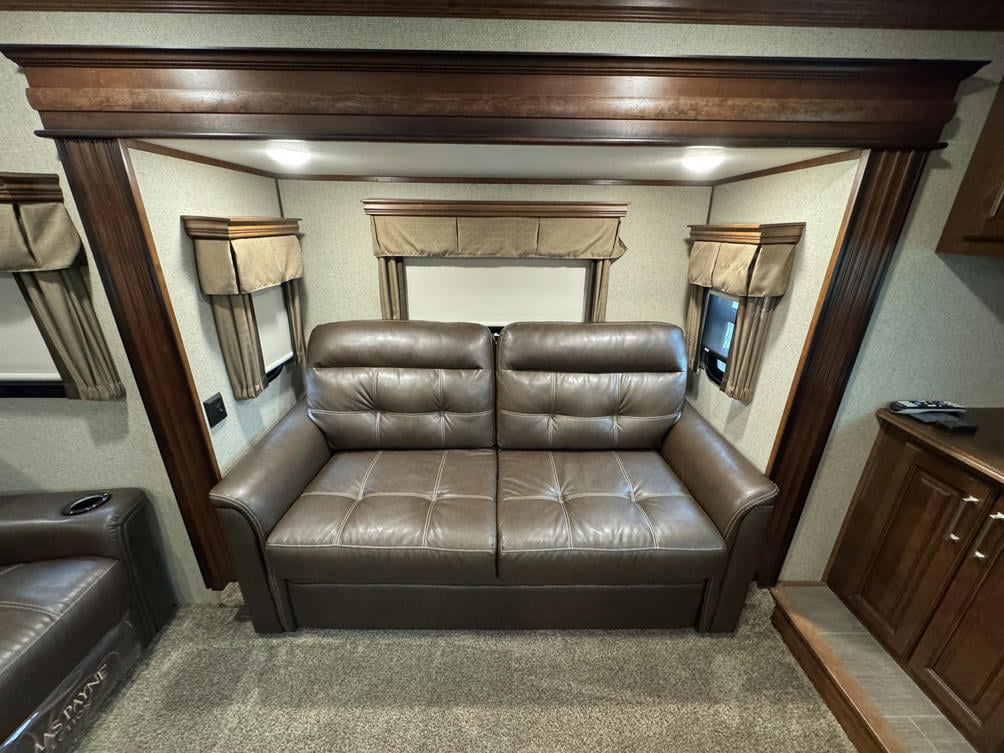 2018 Alpine 3700FL