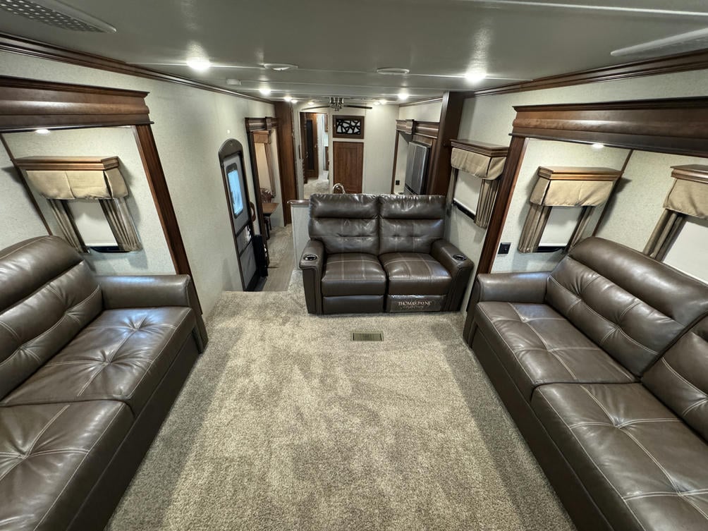 2018 Alpine 3700FL