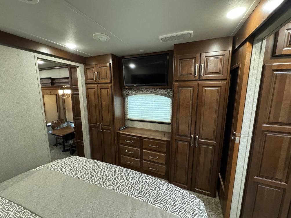 2018 Alpine 3700FL