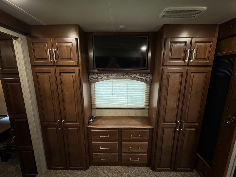 2018 Alpine 3700FL
