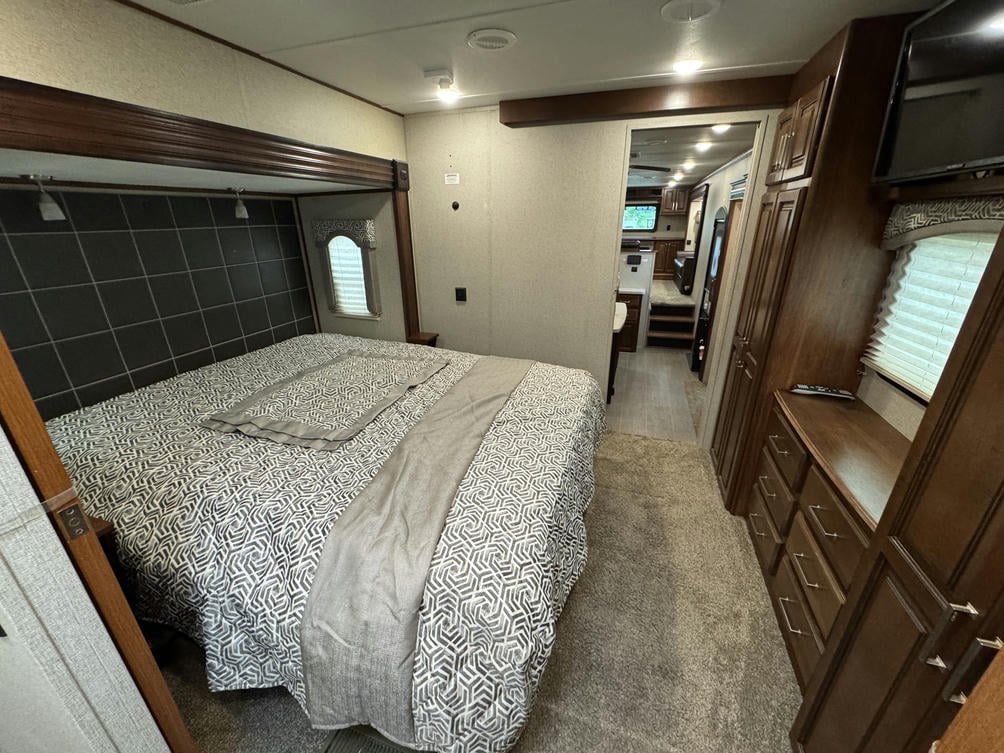2018 Alpine 3700FL