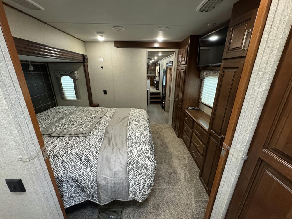 2018 Alpine 3700FL
