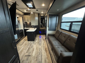 2018 Fuzion 371