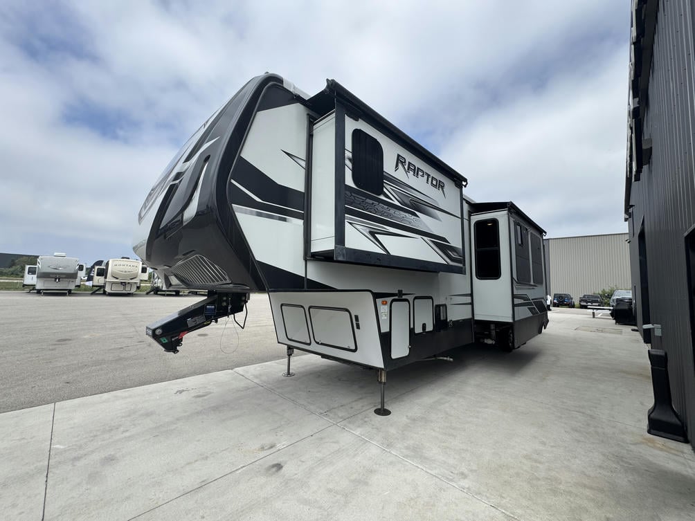 2018 Raptor 424