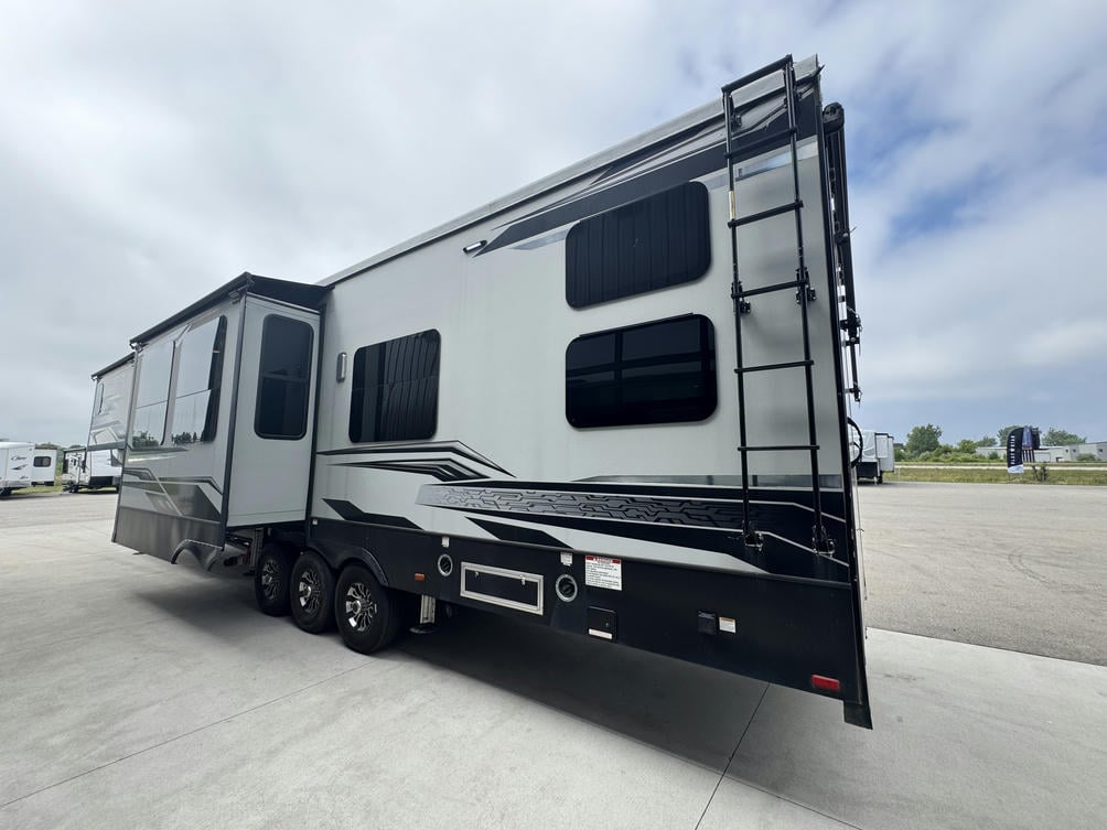 2018 Raptor 424