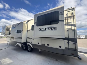 2018 Solitude ST375RES