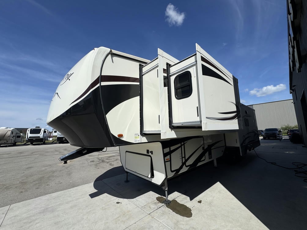 2019 Big Country 3560SS