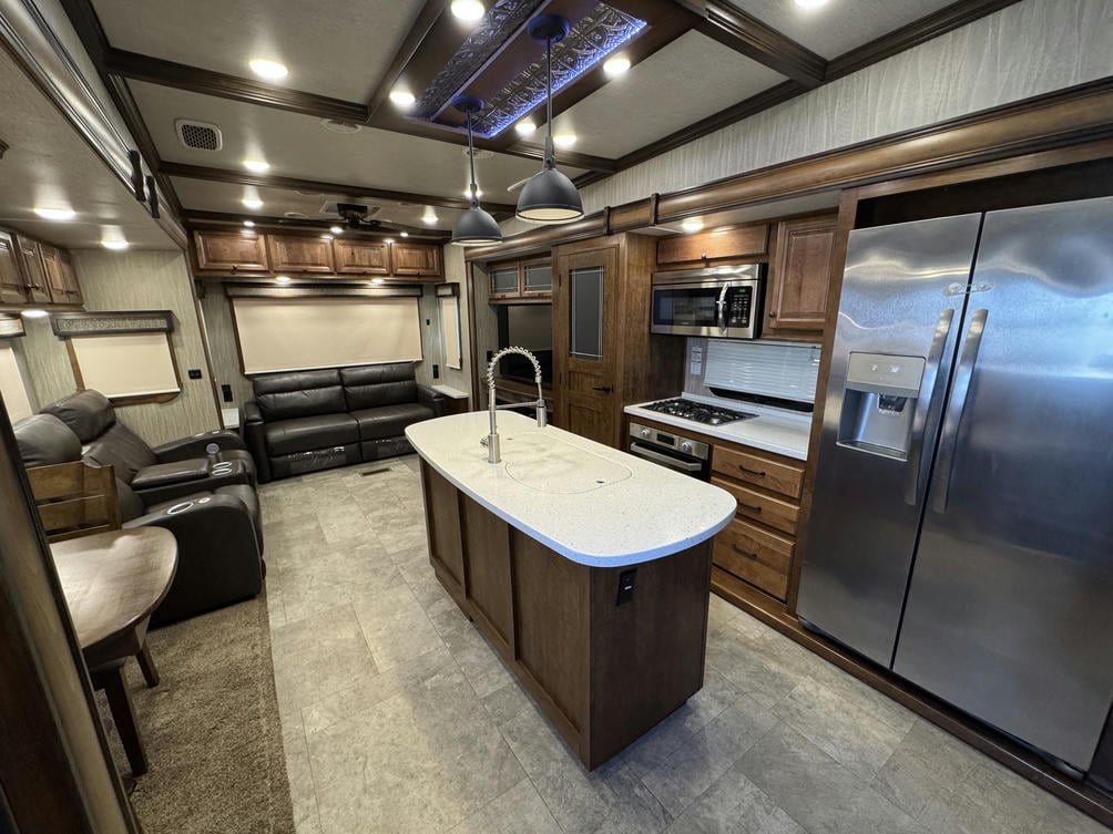 2019 Big Country 3560SS