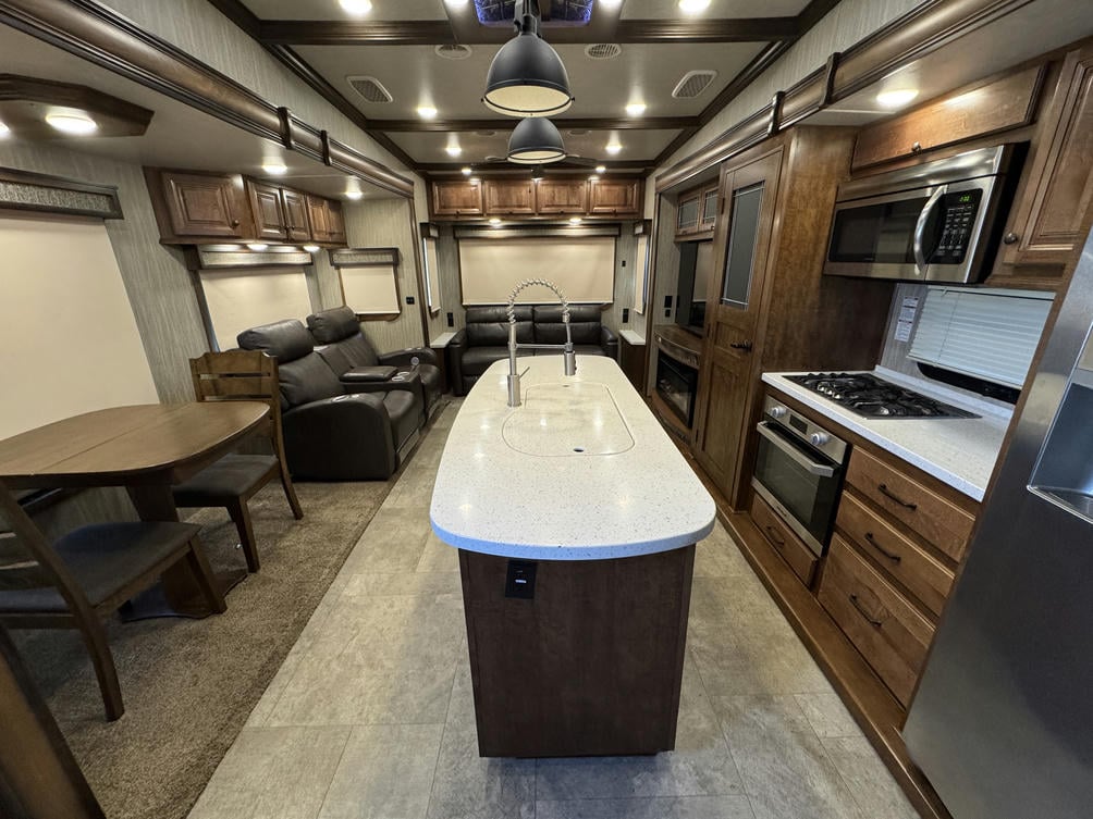 2019 Big Country 3560SS
