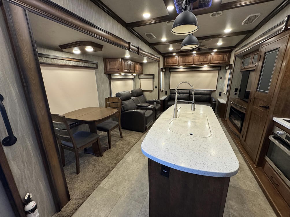 2019 Big Country 3560SS