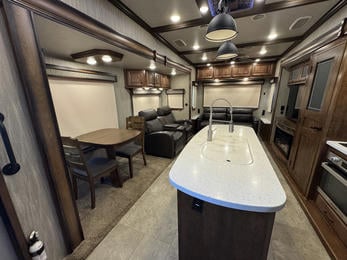 2019 Big Country 3560SS