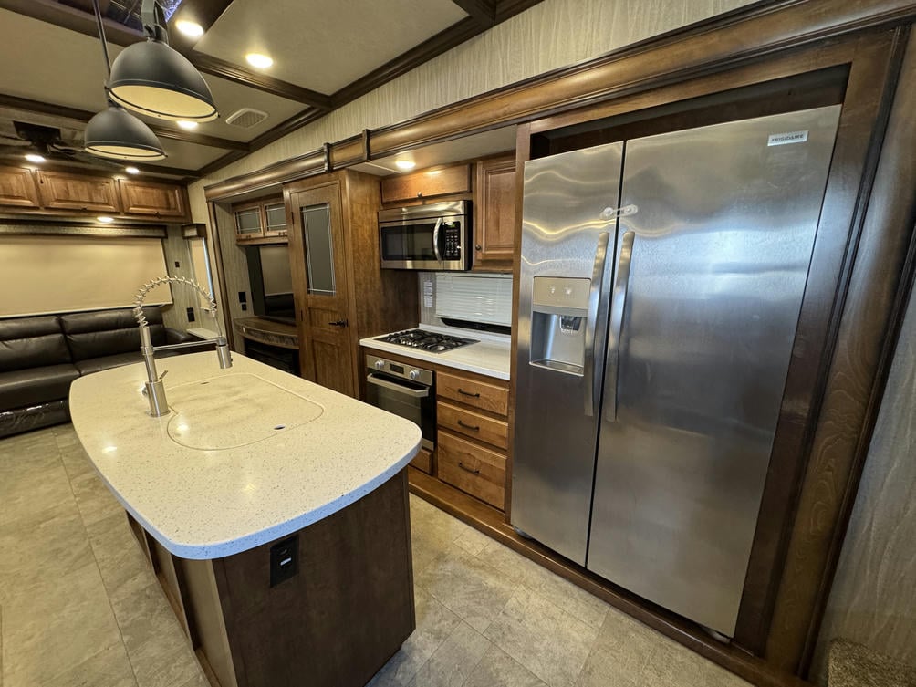 2019 Big Country 3560SS