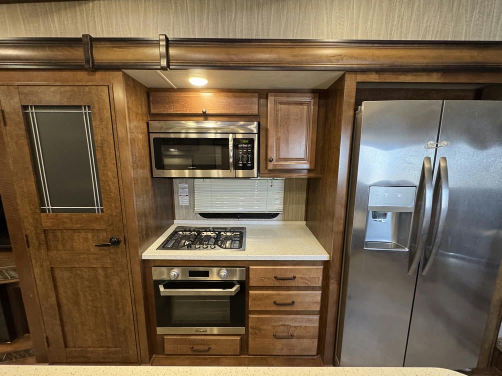2019 Big Country 3560SS