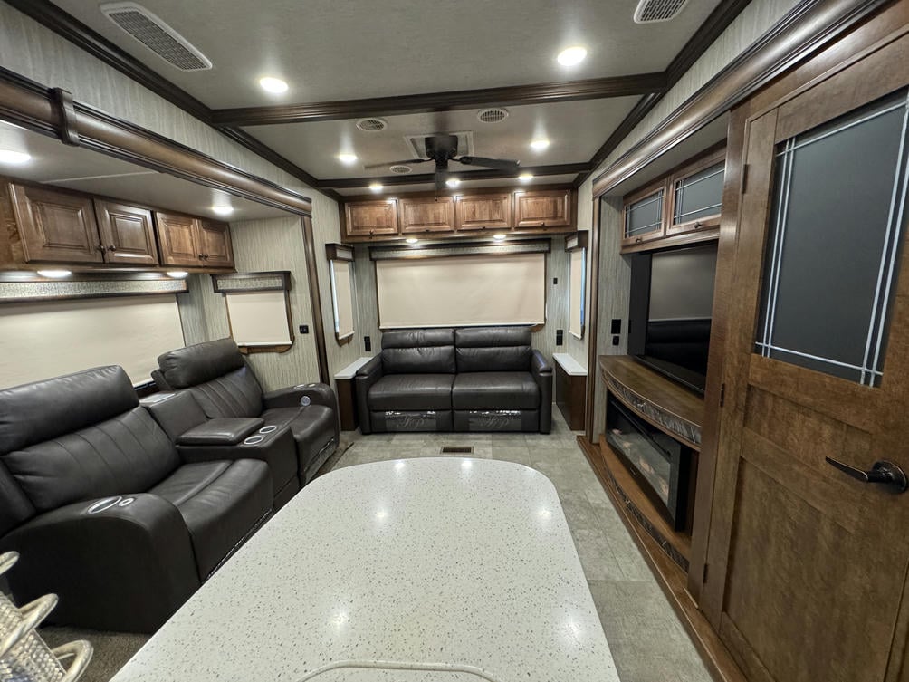 2019 Big Country 3560SS