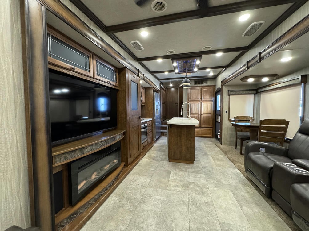 2019 Big Country 3560SS