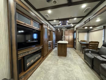 2019 Big Country 3560SS