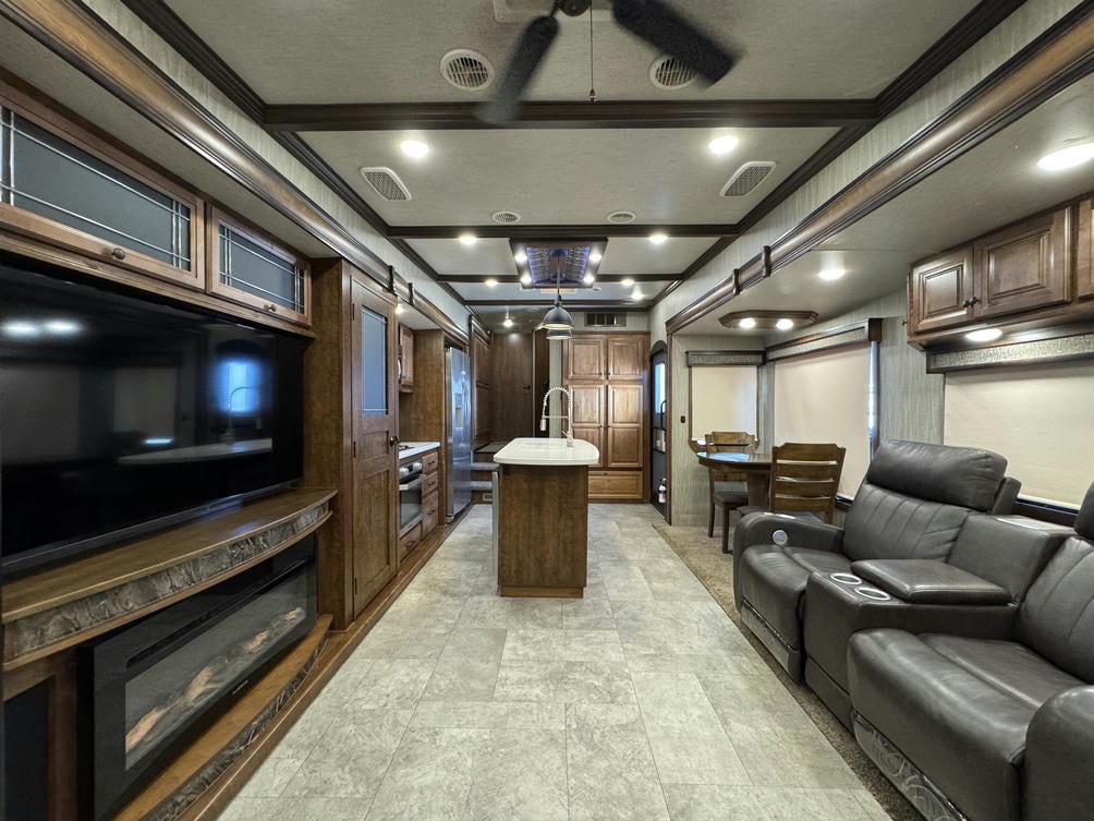 2019 Big Country 3560SS