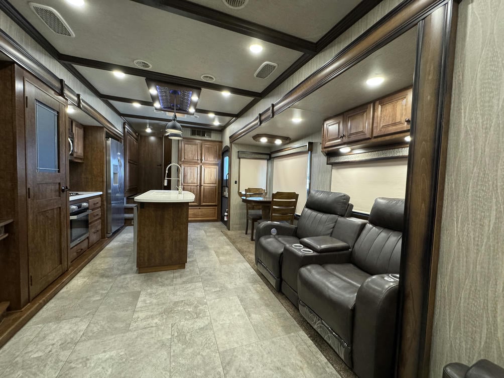 2019 Big Country 3560SS