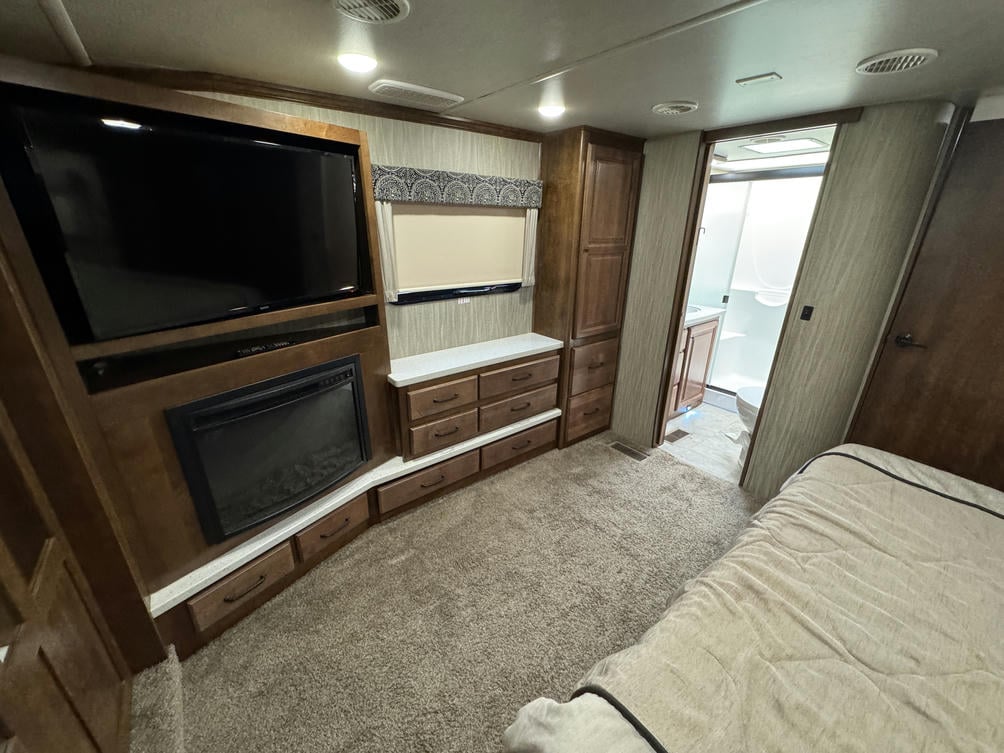 2019 Big Country 3560SS