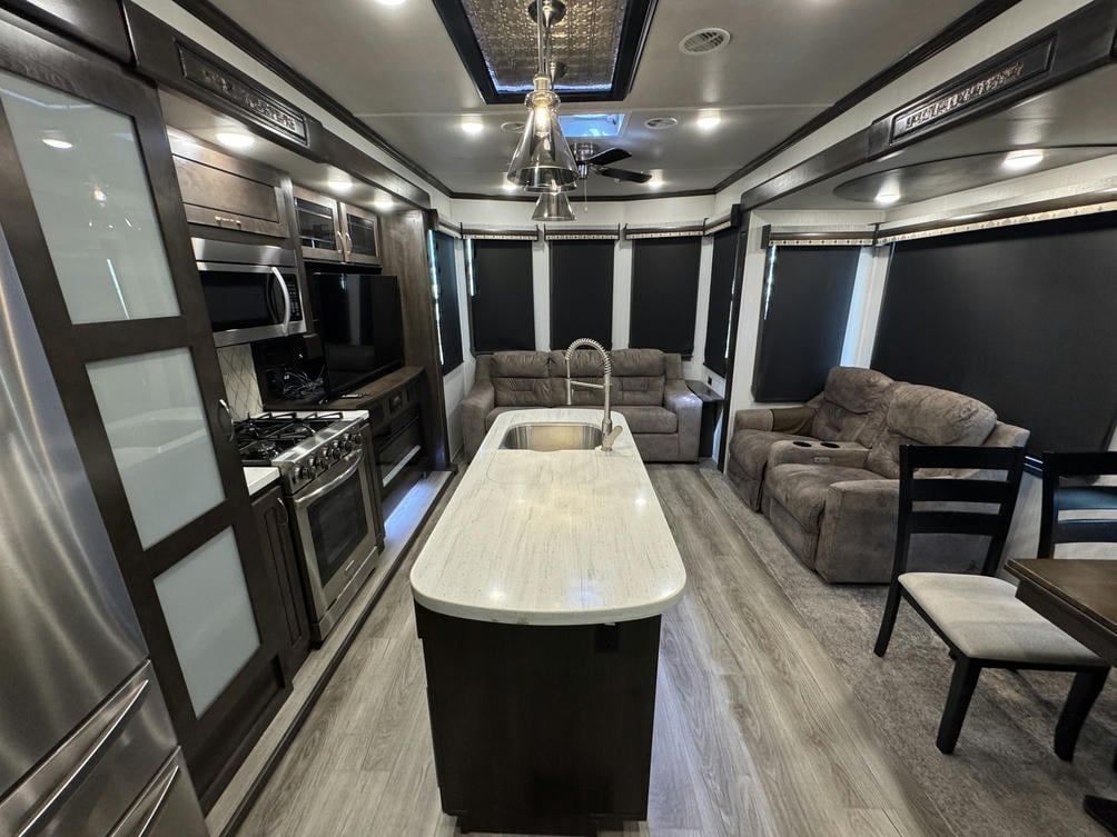 2021 Cedar Creek 40CDL
