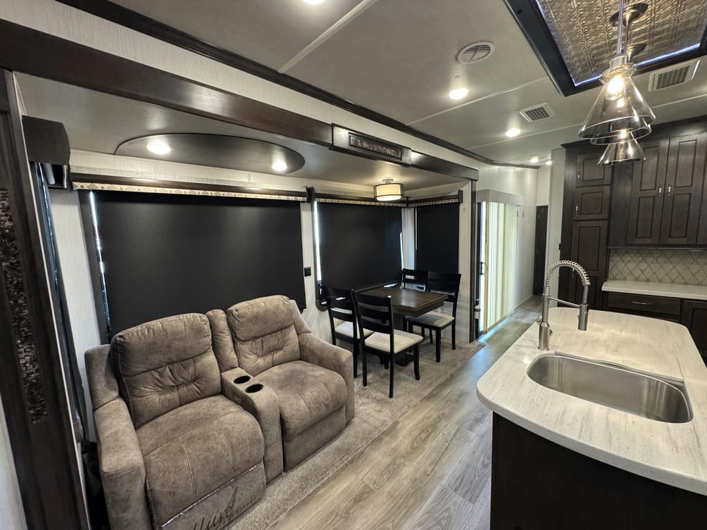 2021 Cedar Creek 40CDL