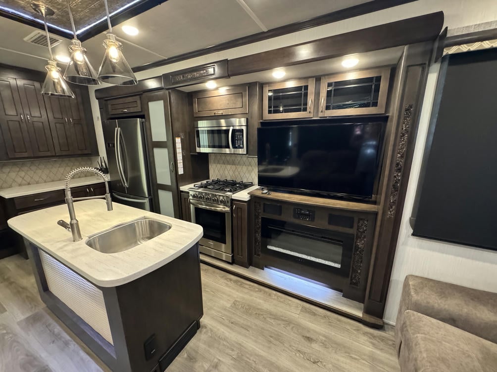 2021 Cedar Creek 40CDL