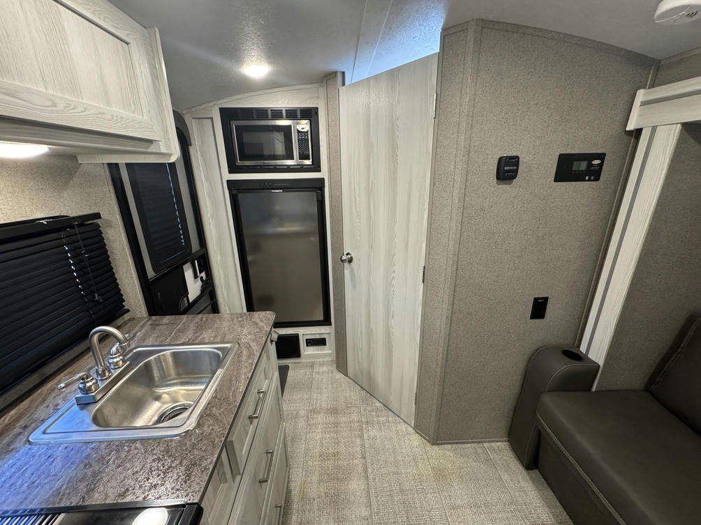 2021 Flagstaff E-Pro E19FBS