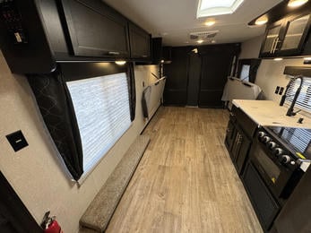 2021 Grey Wolf 26RR