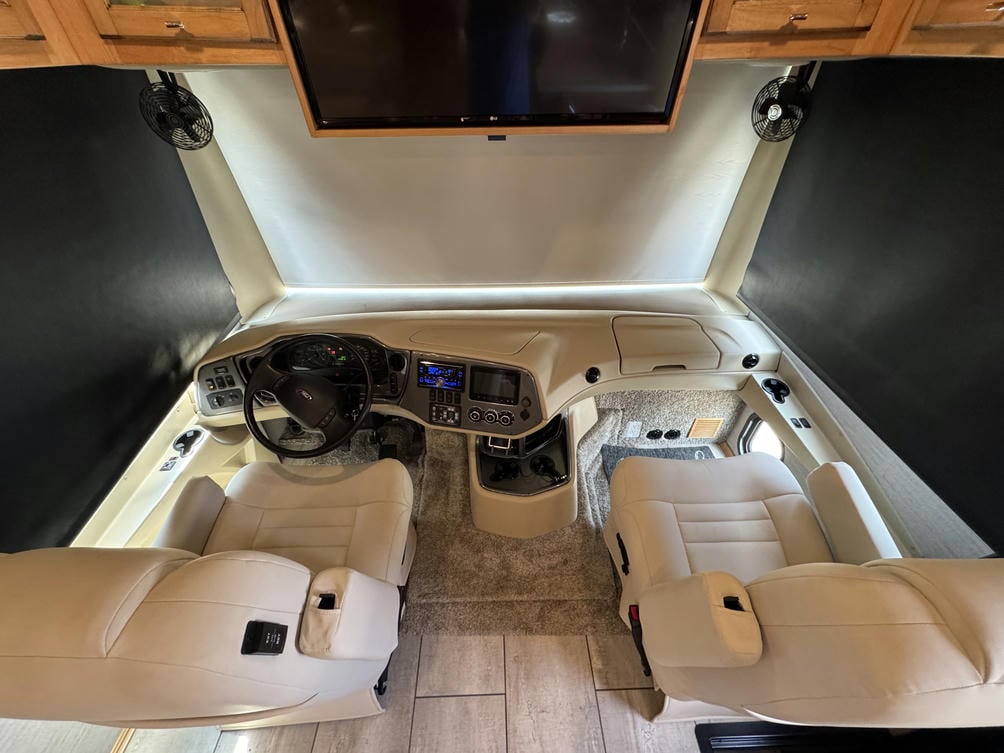 2021 Open Road Allegro 32 SA