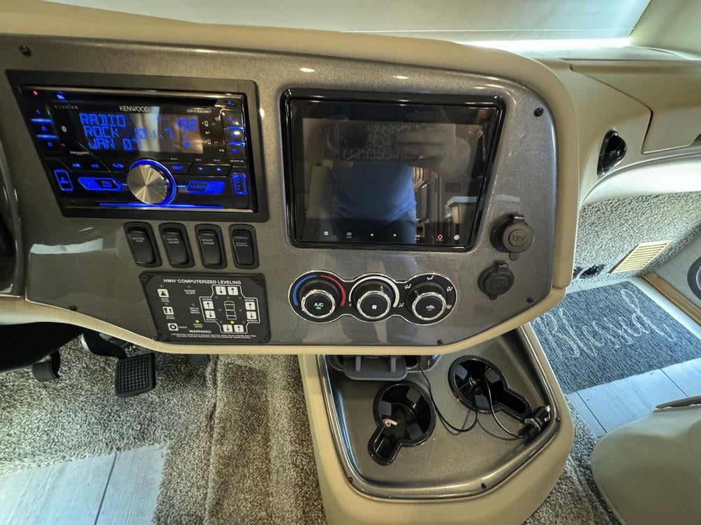 2021 Open Road Allegro 32 SA