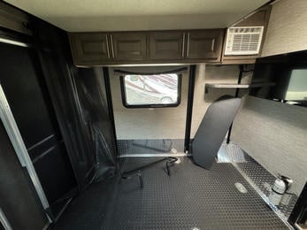 2021 Outlaw 29J