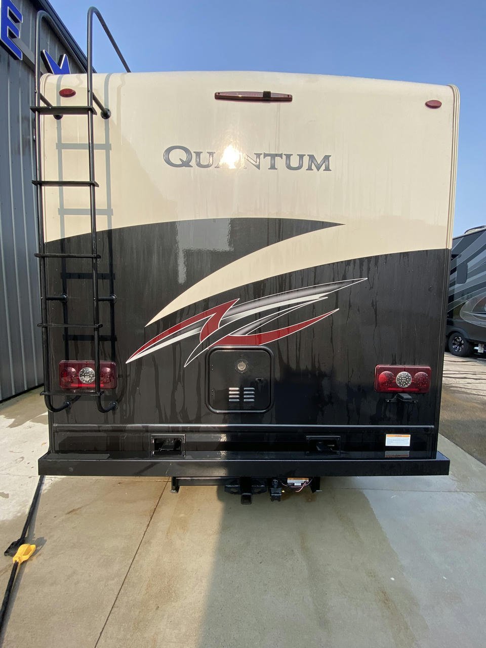 2021 Quantum  RS25
