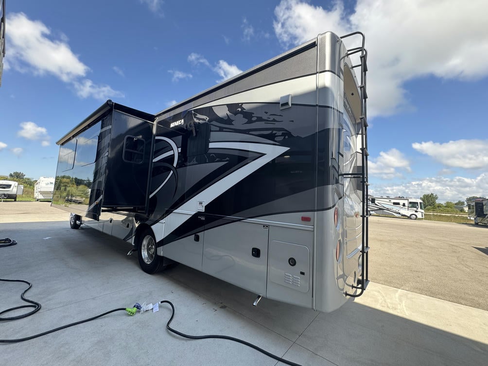 2021 Seneca 37K
