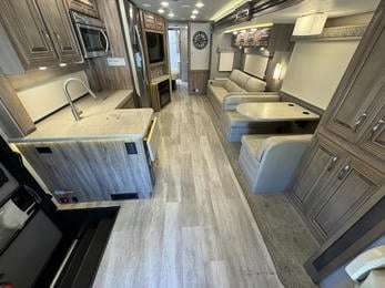 2021 Seneca 37K