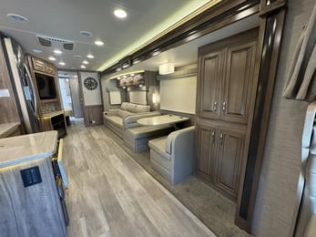 2021 Seneca 37K