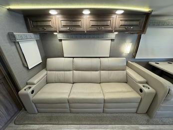 2021 Seneca 37K