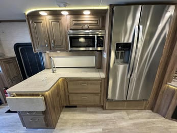2021 Seneca 37K