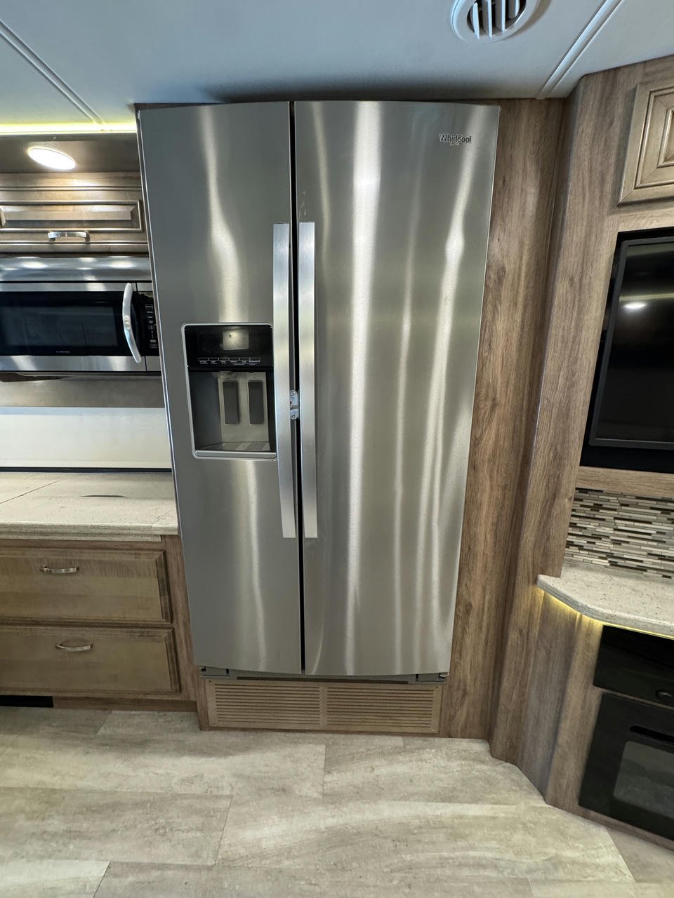 2021 Seneca 37K