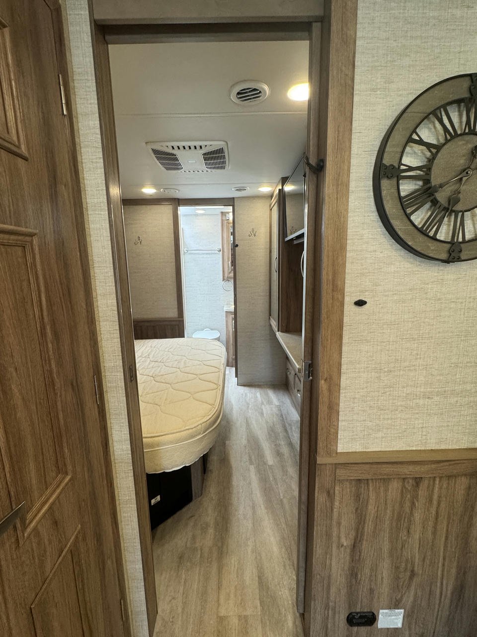 2021 Seneca 37K