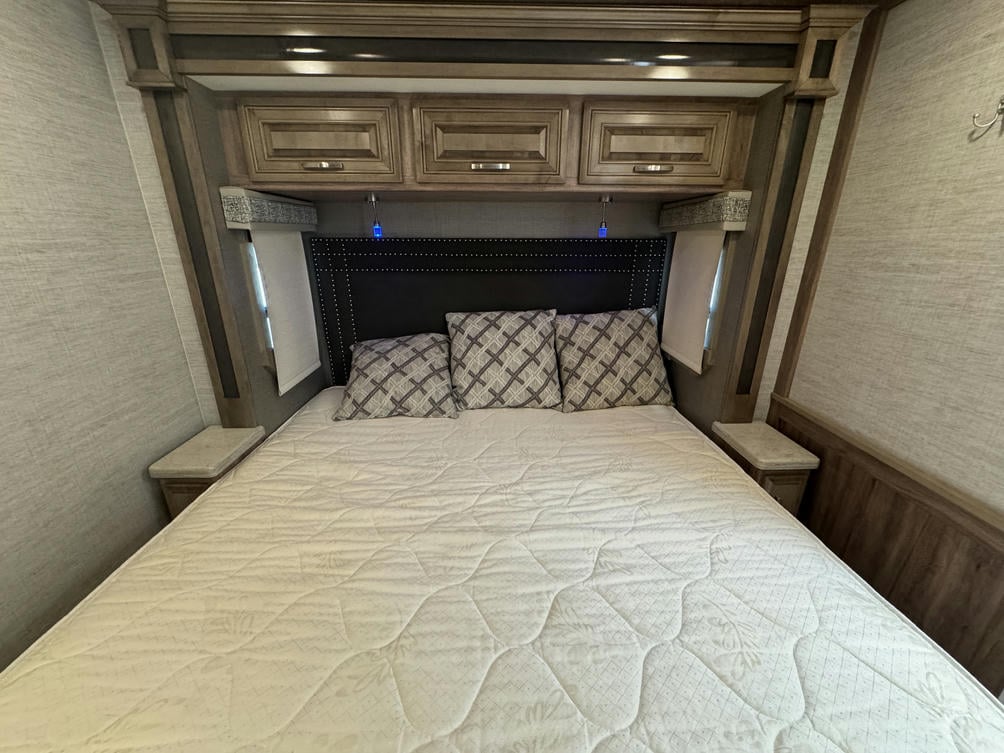 2021 Seneca 37K