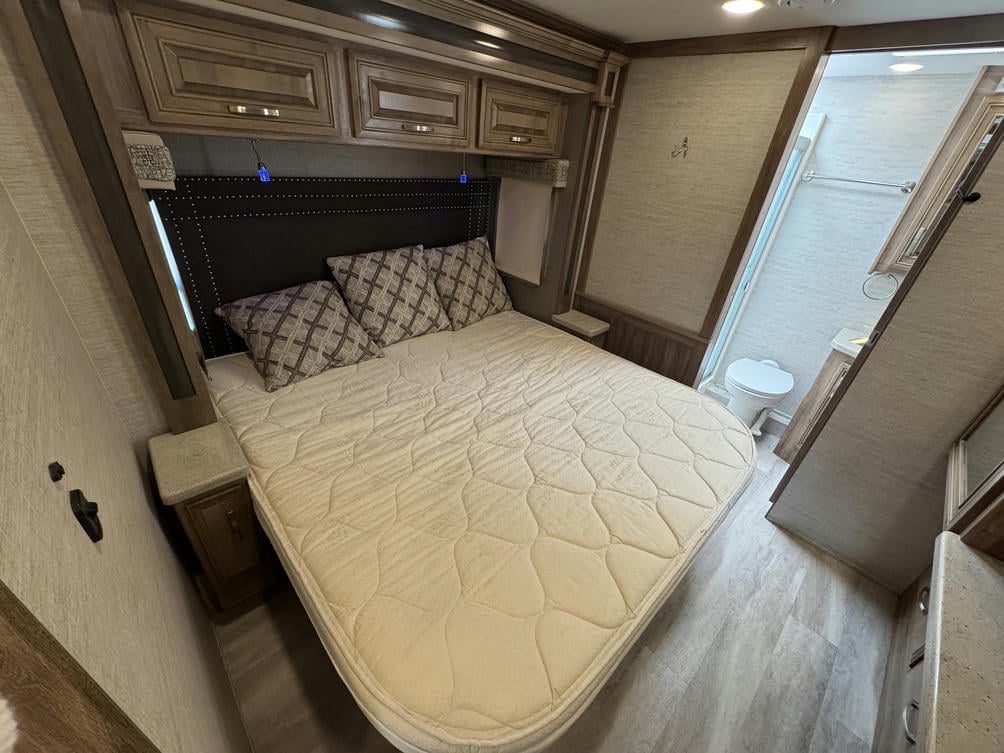 2021 Seneca 37K