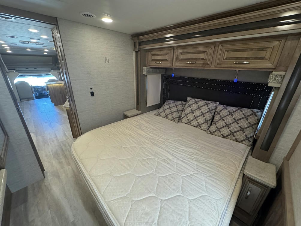 2021 Seneca 37K