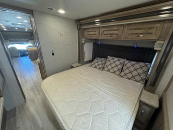 2021 Seneca 37K
